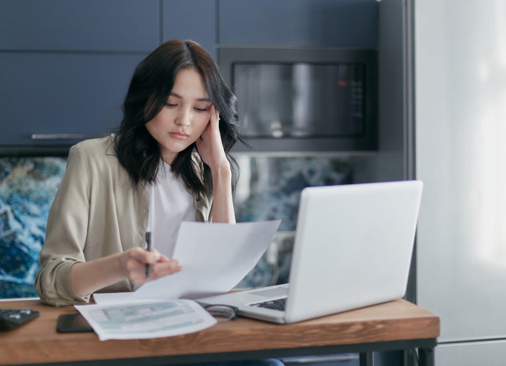 financial anxiety adalah