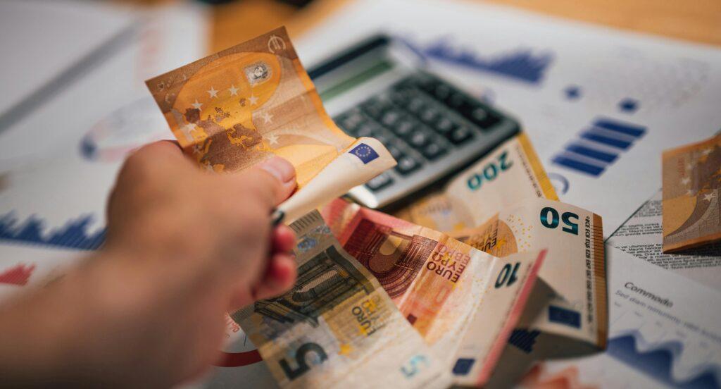 beda tabungan dan deposito