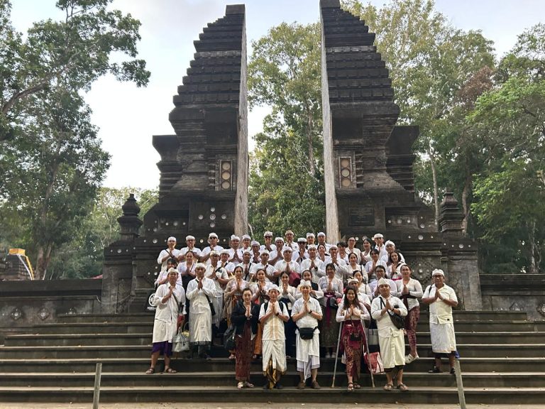 Tirtayatra SATUinco ke Pura Luhur Giri Salaka, Merawat Spiritualitas dan Kebersamaan